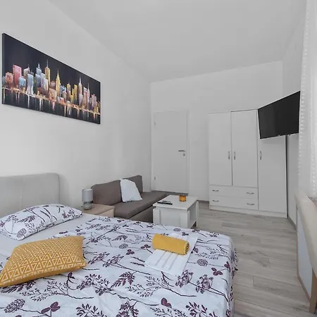 Market & Art Square Place Gostinjska kuća 4*