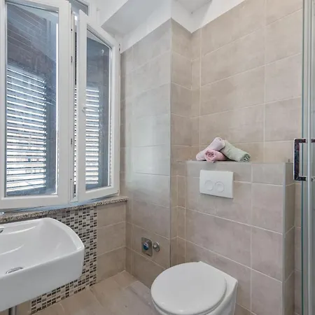 Market & Art Square Place Guest house 4*
