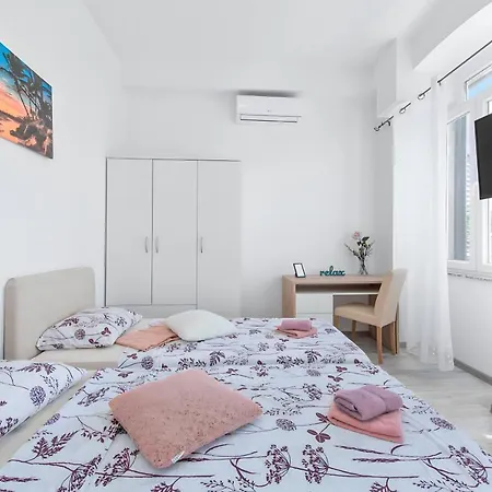 Guest house Market & Art Square Place Rijeka