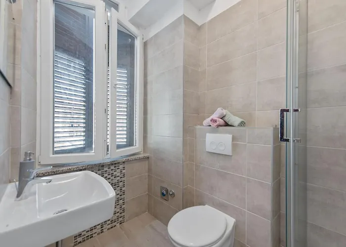 Market & Art Square Place Konukevi 4*