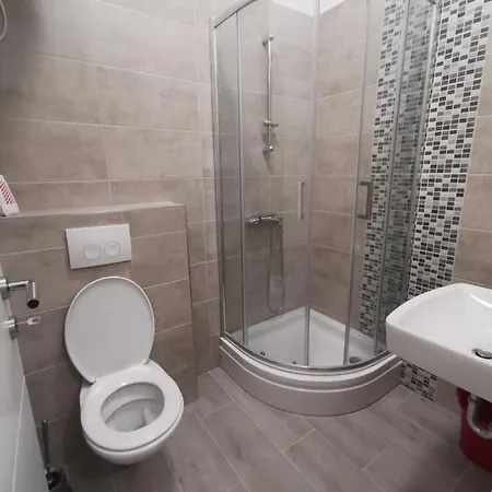 Market & Art Square Place