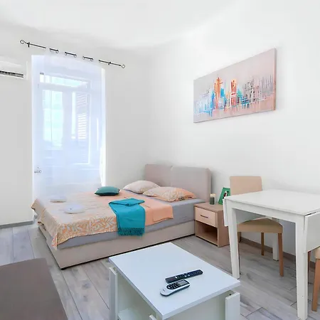 Market & Art Square Place 4* Rijeka