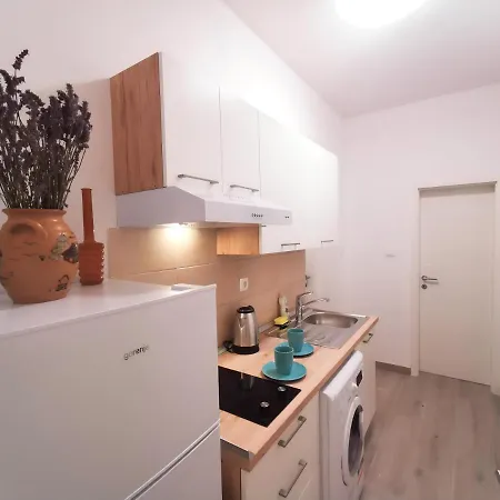Market & Art Square Place Konukevi 4*