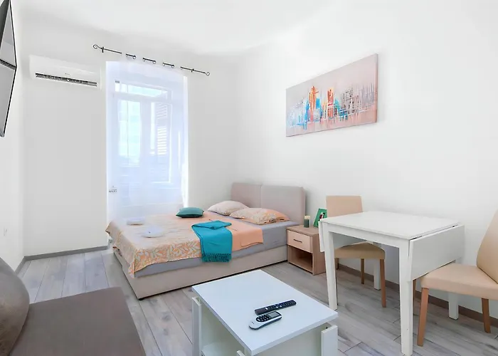Market & Art Square Place 4* Fiume